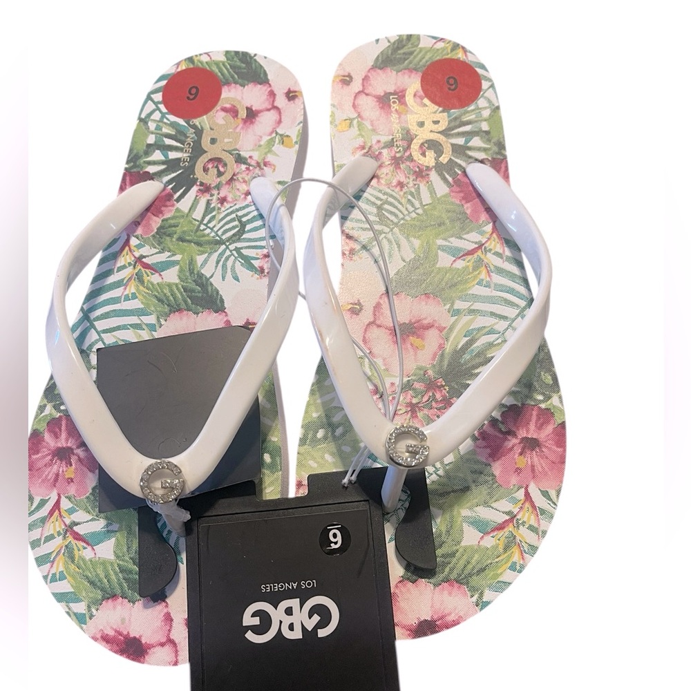 🌼💜G by Guess Floral Flip Flops